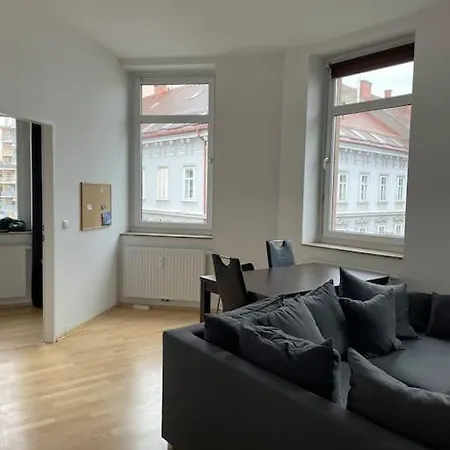 Апартаменти Cozy Flat In Center Грац